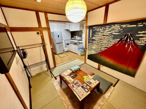 4 minute walk from the station,USJ33min KIX48min Namba10min, Convenience store, coin laundry, public bath, all 1 minute walk Kitakagaya INN OSAKA , 6 ppl, Near Namba to 10min,駅近徒歩4分一軒家貸切北加賀屋駅からなんば駅まで1